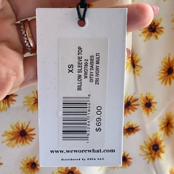 NWT WeWoreWhat Ditsy Billow Sleeve Boho Floral Daisy Cropped Open Back Blouse XS - Picture 4 of 7